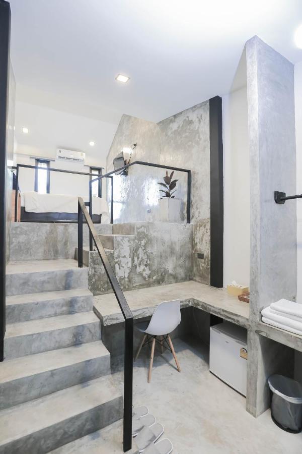 In My Place Cafotel Khlong Thom Extérieur photo